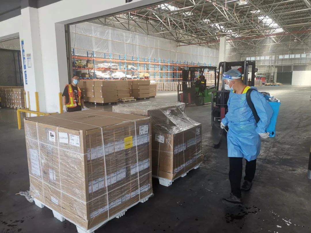 008PG国际空运部运抵操作团队迎难而上，把控收运头路关卡。